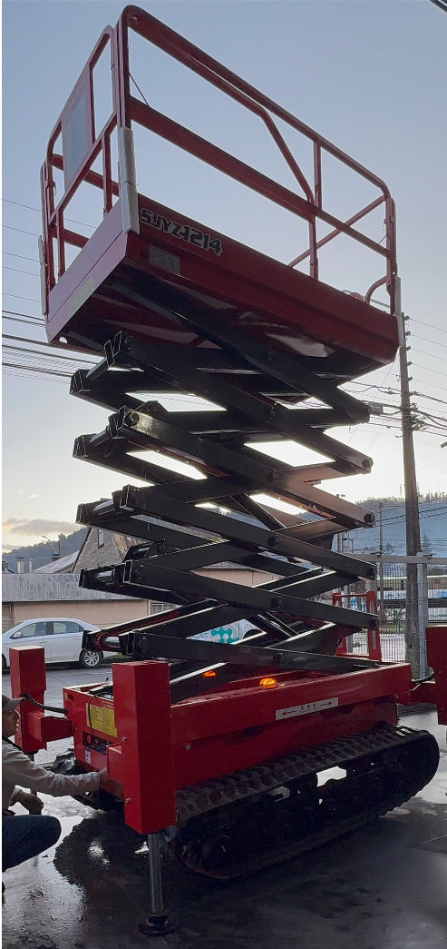 ELEVADOR TIJERA SOBRE ORUGA