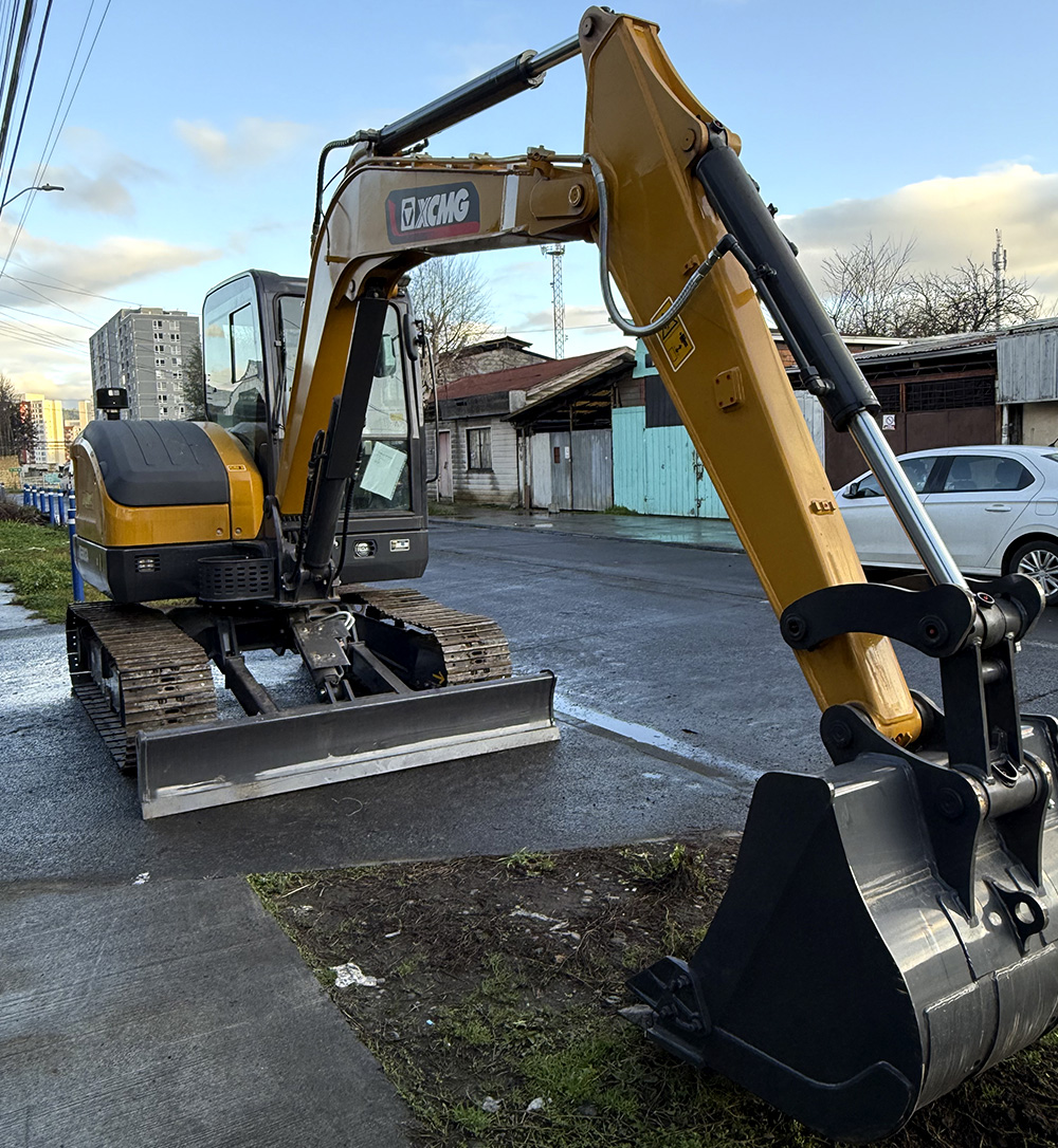 EXCAVADORA XCMG